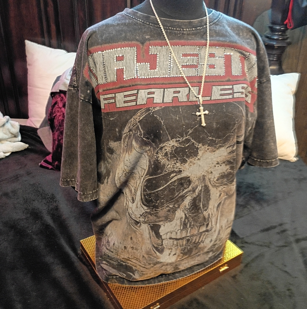 Fearless Skull Graphic T-Shirt - Black/Size Large